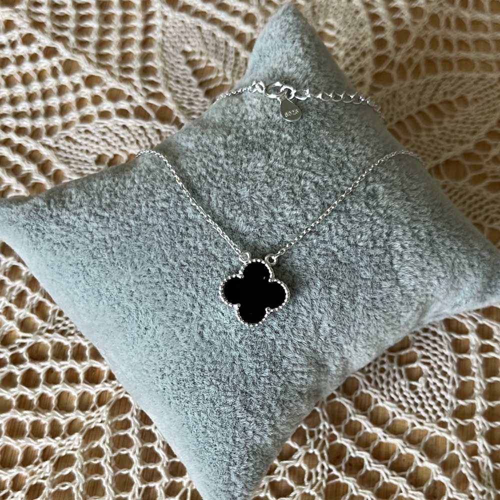 Chic Silver and Black Clover Pendant Necklace